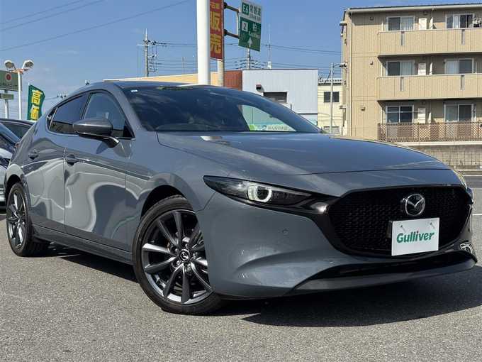 新着情報“ＭＡＺＤＡ３ファストバック20Sプロアクティブ ツーリングセレクション”2019年式ポリメタルグレーM入荷しました！