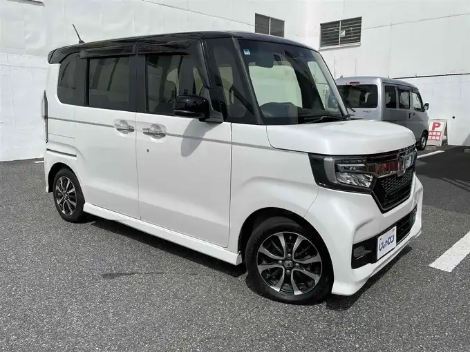 新着情報“Ｎ－ＢＯＸカスタムG・Lホンダセンシング”2018年式プラチナホワイトパール入荷しました！