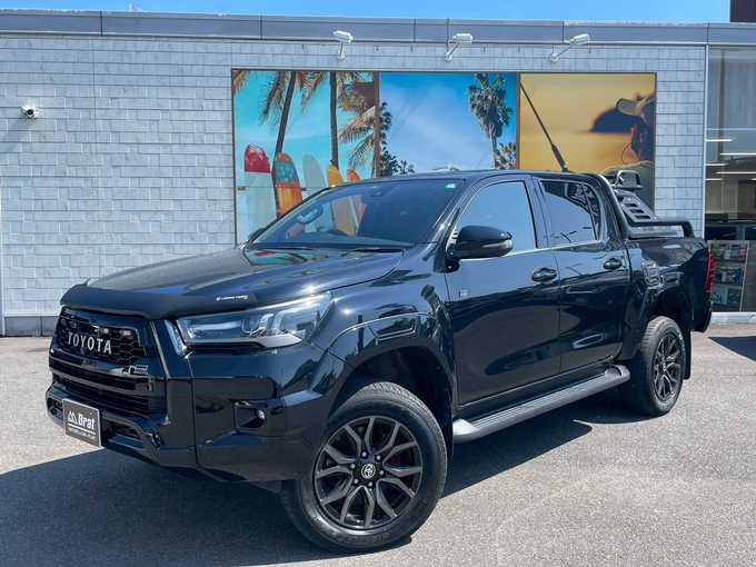 新着情報“ハイラックスZ GRスポーツ”2022年式アティチュードブラックマイカ入荷しました！