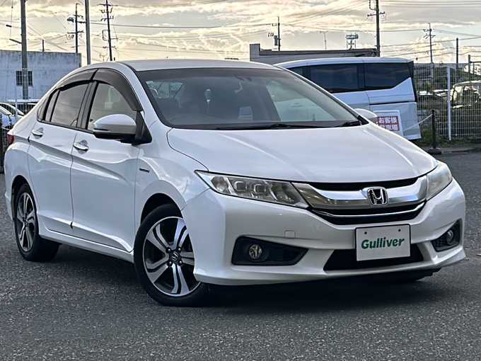 新着情報“グレイスハイブリッドEX”2014年式ホワイトオーキッドパール入荷しました！