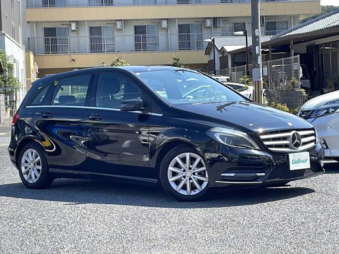 新着情報“ＢクラスB180”2014年式黒入荷しました！