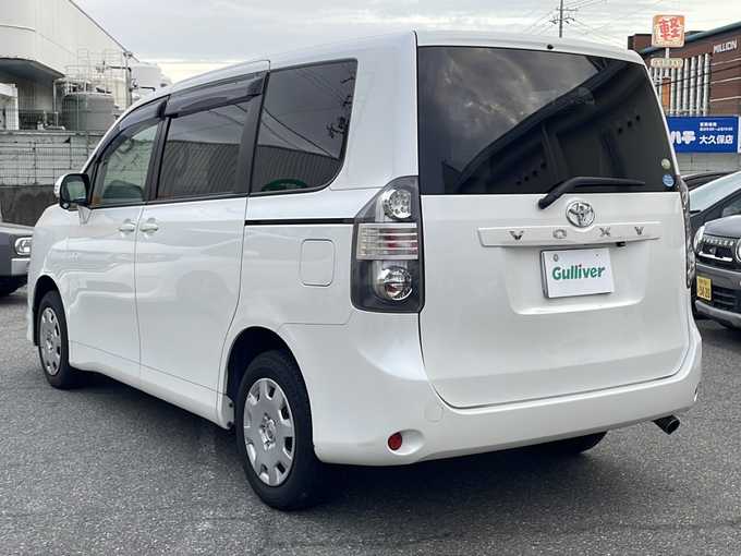 新着情報“ヴォクシーX Lエディション”2009年式ホワイトパール