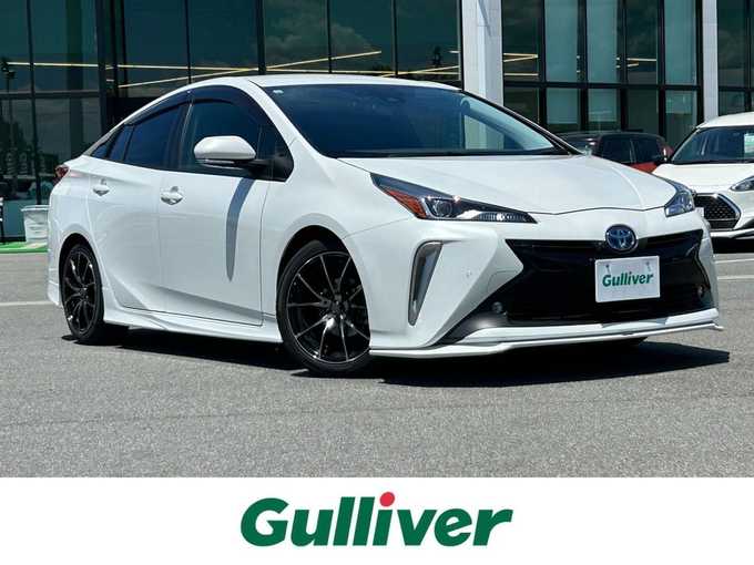 新着情報“プリウスSセーフティプラスⅡ”2021年式プラチナホワイトパールマイカ入荷しました！