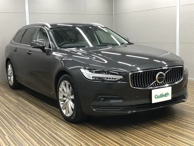 新着情報“Ｖ９０B5 モメンタム”2021年式グレー入荷しました！