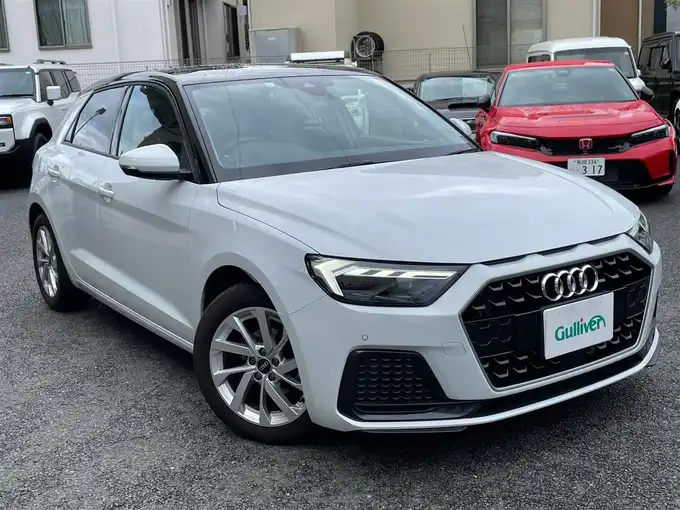 新着情報“Ａ１スポーツバック25TFSI アドバンスド”2023年式白Ⅱ入荷しました！