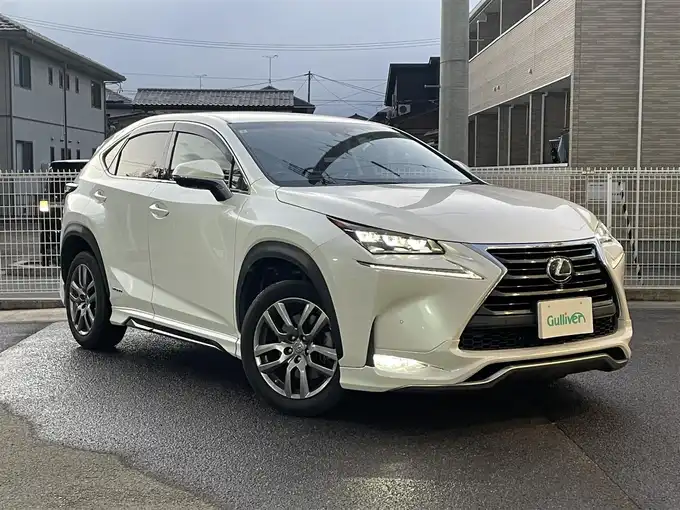 新着情報“ＮＸNX300h Iパッケージ”2015年式ソニッククォーツ入荷しました！