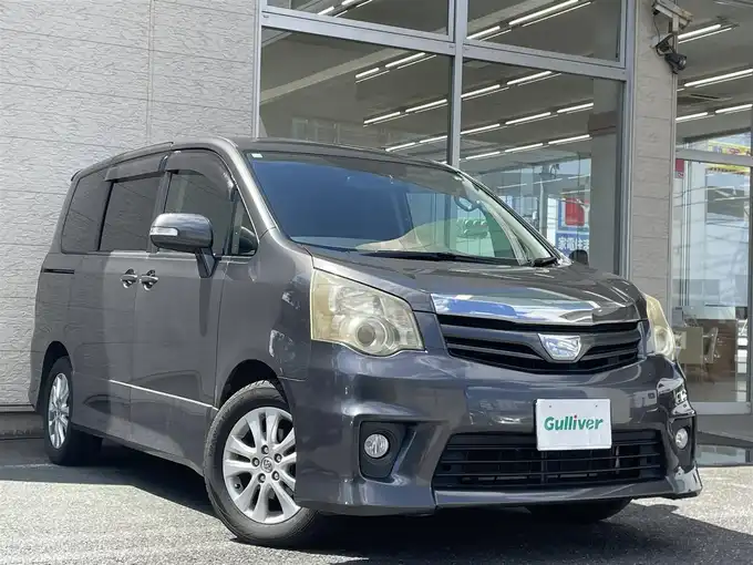 新着情報“ノアSi”2010年式グレーメタリック入荷しました！