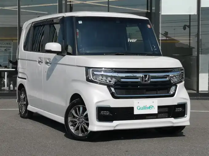 新着情報“Ｎ－ＢＯＸカスタムL”2022年式プラチナホワイトパール入荷しました！