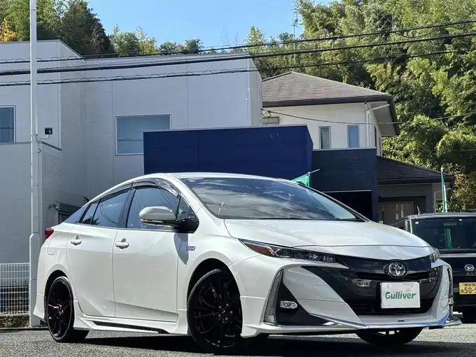 新着情報“プリウスＰＨＶA”2020年式プラチナホワイトパールマイカ入荷しました！