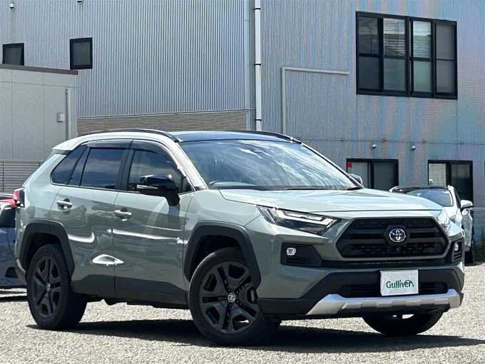 新着情報“ＲＡＶ４ハイブリッドアドベンチャー”2022年式アッシュグレーメタリック/アーバンカーキ入荷しました！