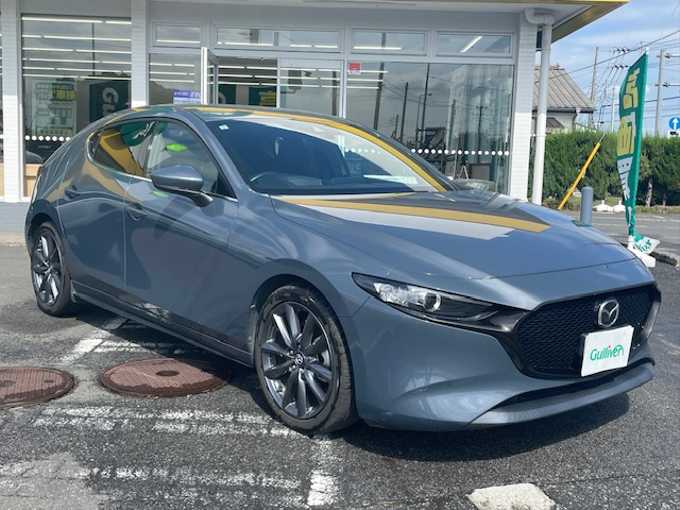 新着情報“ＭＡＺＤＡ３ファストバック15Sツーリング”2019年式ポリメタルグレーM入荷しました！