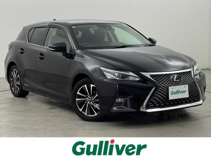 新着情報“ＣＴCT200h バージョンC”2017年式グラファイトブラックガラスフレーク入荷しました！