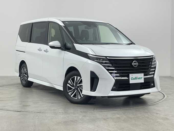 新着情報“セレナe－パワー ハイウェイスターV”2025年式プリズムホワイト入荷しました！
