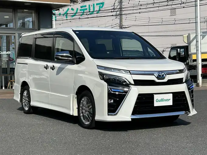 新着情報“ヴォクシーハイブリッドZS 煌Ⅲ”2021年式ホワイトパールクリスタルシャイン入荷しました！