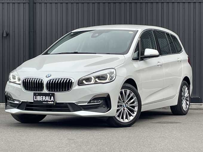 新着情報“２シリーズ218dグランツアラー ラグジュアリー”2019年式ミネラルホワイト入荷しました！