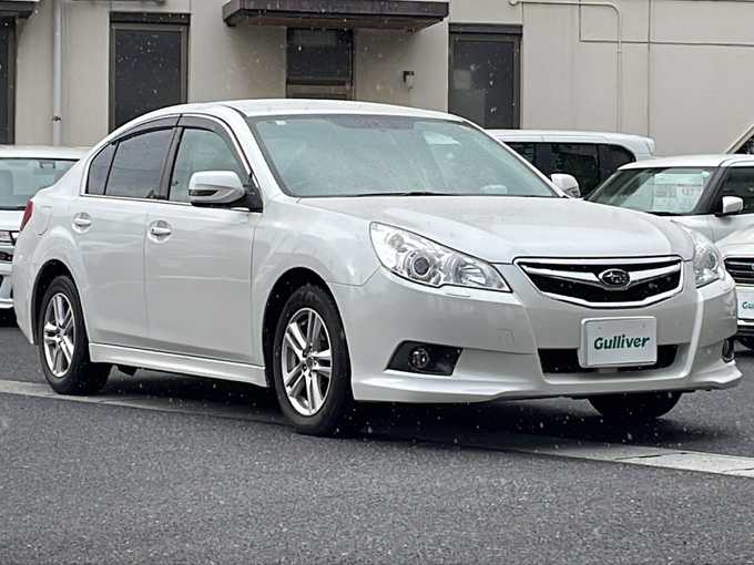 新着情報“レガシィＢ４2．5i Sスタイル”2010年式クリスタルホワイトP入荷しました！