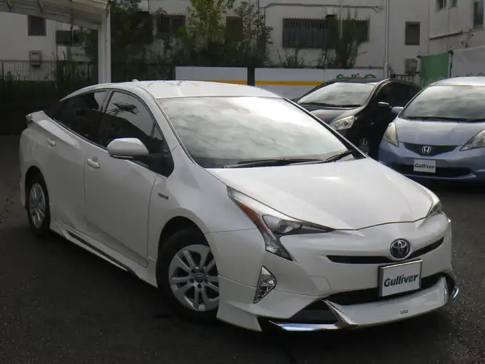 新着情報“プリウスS”2018年式ホワイトパールクリスタルシャイン入荷しました！