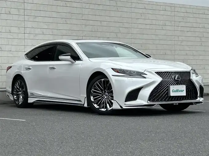 新着情報“ＬＳLS500h バージョンL”2017年式ソニッククォーツ入荷しました！