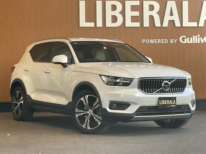新着情報“ＸＣ４０B4 AWD インスクリプション”2021年式クリスタルホワイトP入荷しました！