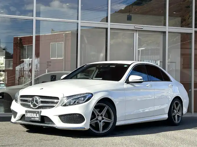 新着情報“ＣクラスC180アバンギャルド AMGライン”2017年式ポーラホワイト入荷しました！