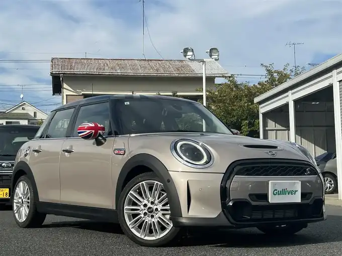新着情報“ＭＩＮＩクーパーS クラシック・トリム”2022年式グレー入荷しました！