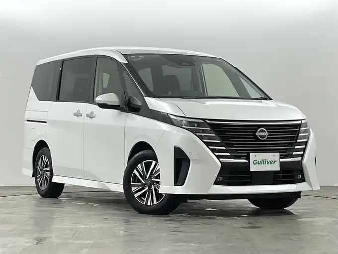 新着情報“セレナハイウェイスターV”2023年式プリズムホワイト入荷しました！