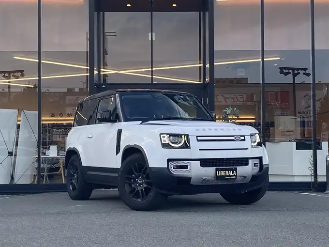 新着情報“ディフェンダー90ベースグレード P300 エアサスペンション装着車”2022年式白入荷しました！