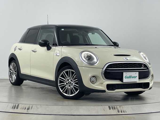 新着情報“ＭＩＮＩクーパーS セブン”2018年式ベージュⅡ入荷しました！