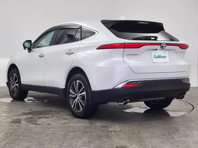新着情報“ハリアーG”2024年式プラチナホワイトパールマイカ入荷