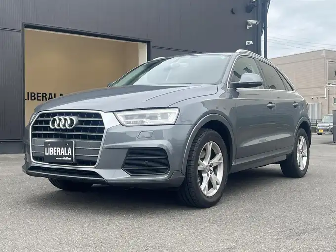 新着情報“Ｑ３1．4TFSIスポーツ”2015年式グレー入荷しました！