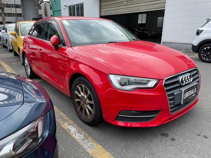 新着情報“Ａ３スポーツバック1．4TFSI”2014年式赤入荷しました！