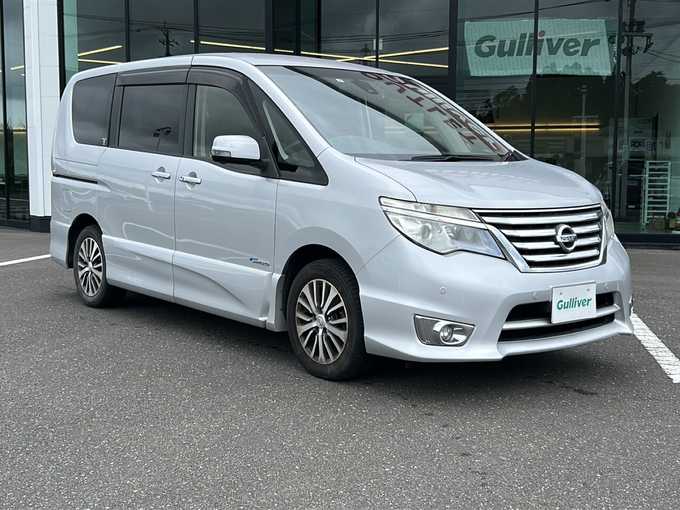 新着情報“セレナハイウェイスター Vセレクション+セーフティ S－ハイブリッド”2015年式ブリリアントシルバー入荷しました！