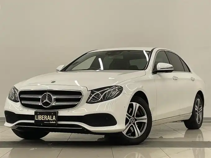 新着情報“ＥクラスE200 4マチック アバンギャルド”2018年式ポーラホワイト入荷しました！