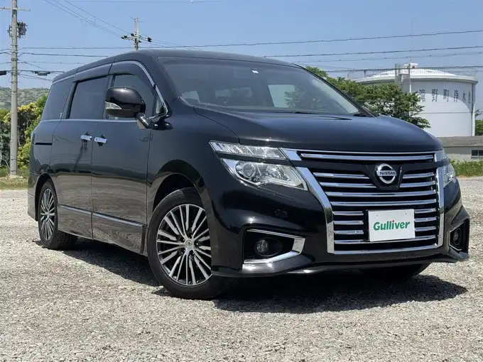 新着情報“エルグランド250ハイウェイスター”2015年式ファントムブラック入荷しました！