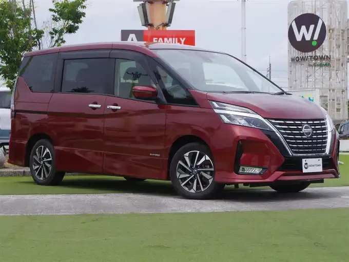 新着情報“セレナハイウェイスターV”2020年式マルーンレッド入荷しました！