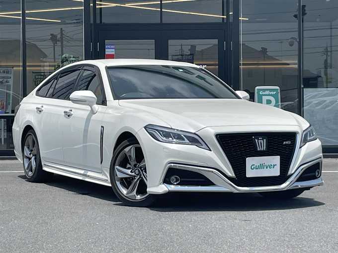 新着情報“クラウンRS”2018年式ホワイトパールクリスタルシャイン入荷しました！