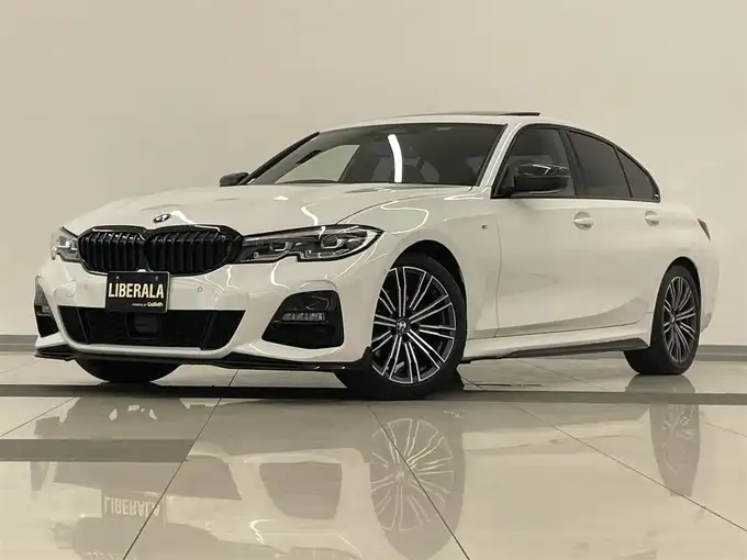 新着情報“３シリーズ320i Mスポーツ”2019年式アルピンホワイトⅢ入荷しました！