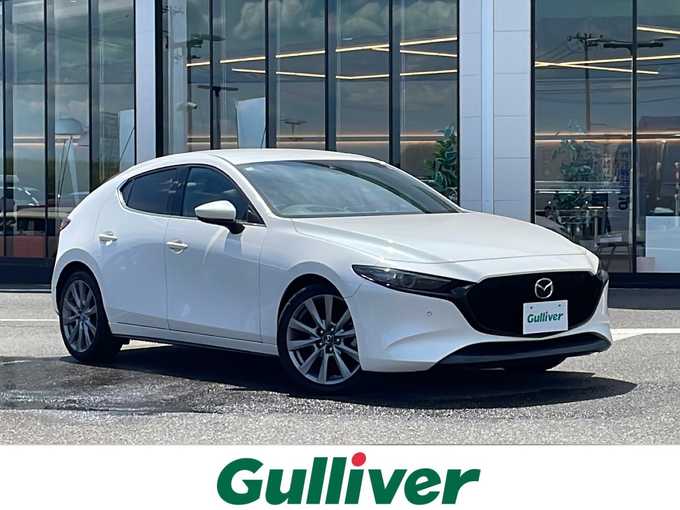 新着情報“ＭＡＺＤＡ３ファストバックXDプロアクティブ”2019年式スノーフレイクホワイトパールマイカ入荷しました！