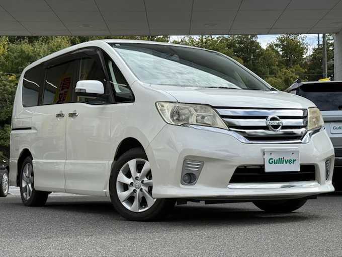 新着情報“セレナハイウェイスター”2011年式ブリリアントホワイトパール入荷しました！