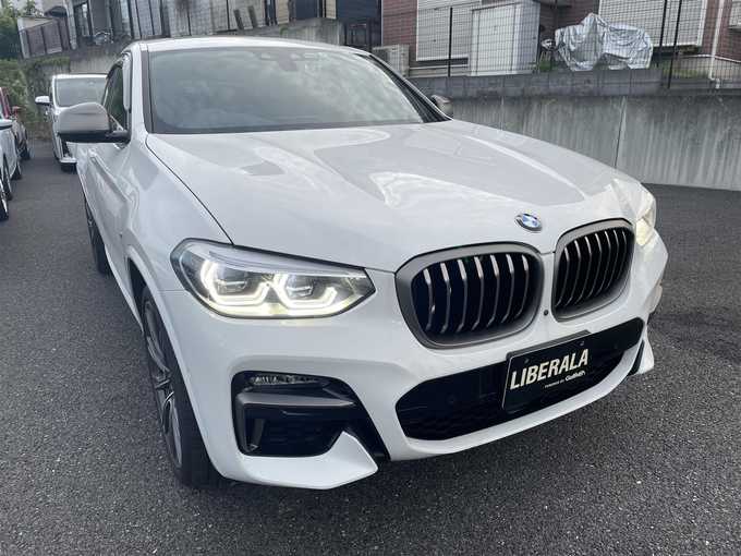 新着情報“Ｘ４M40i”2021年式白入荷しました！