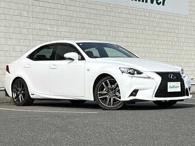 新着情報“ＩＳIS300h Fスポーツ”2013年式ホワイトノーヴァガラスフレーク入荷しました！