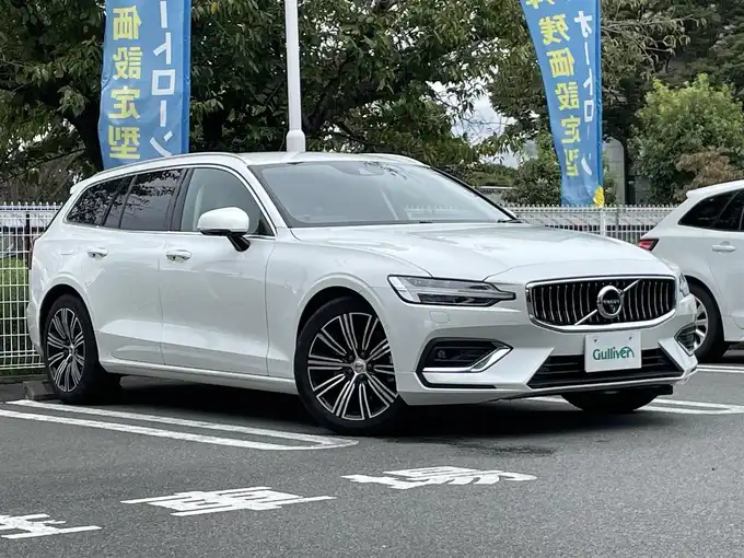 新着情報“Ｖ６０B5 インスクリプション”2020年式白入荷しました！