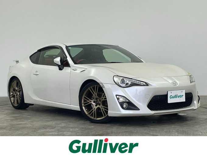 新着情報“８６GTリミテッド”2013年式サテンホワイトパール入荷しました！