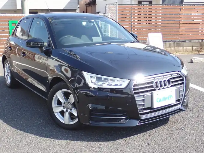 新着情報“Ａ１スポーツバック1．0TFSI”2016年式黒入荷しました！