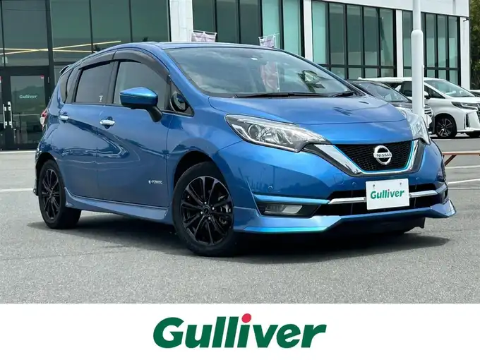 新着情報“ノートe－パワー メダリスト”2020年式シャイニングブルー入荷しました！