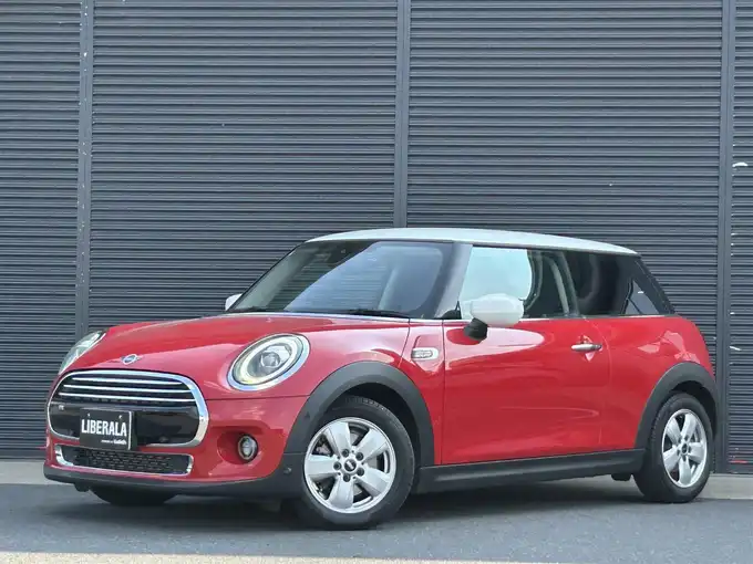 新着情報“ＭＩＮＩクーパーD”2020年式チリ・レッド入荷しました！