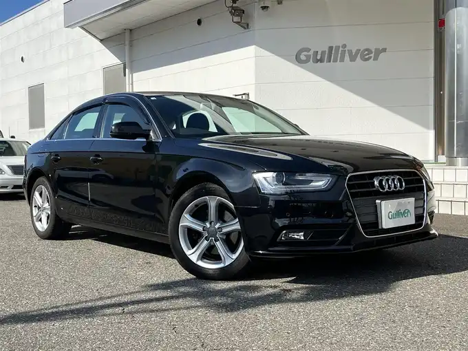 新着情報“Ａ４2．0 TFSI”2014年式黒入荷しました！