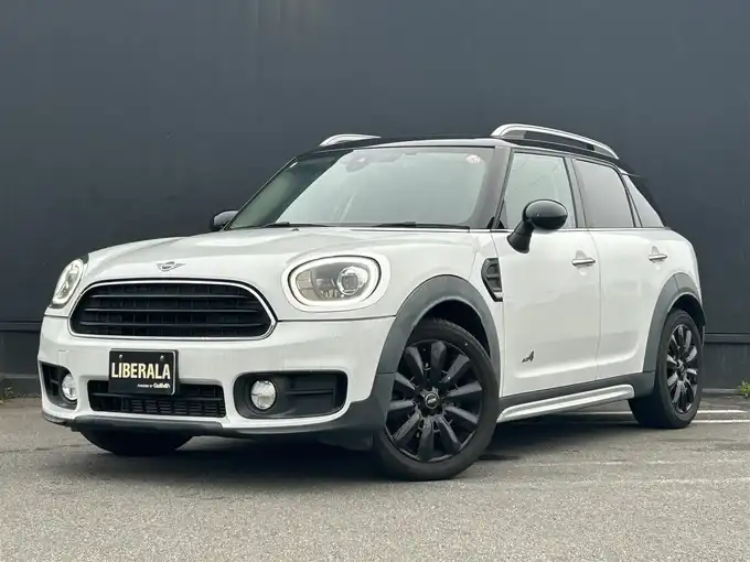 新着情報“ＭＩＮＩクーパーD クロスオーバー オール4”2018年式ライトホワイト入荷しました！