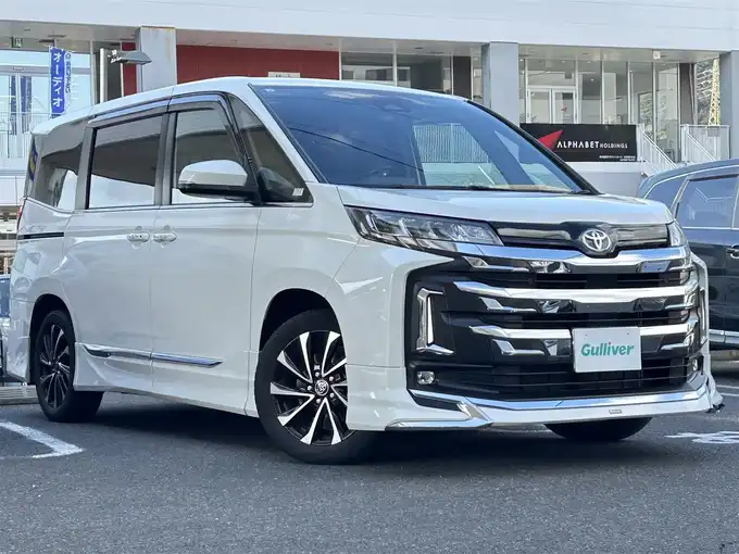 新着情報“ノアハイブリッドS－Z”2023年式ホワイトパールクリスタルシャイン入荷しました！