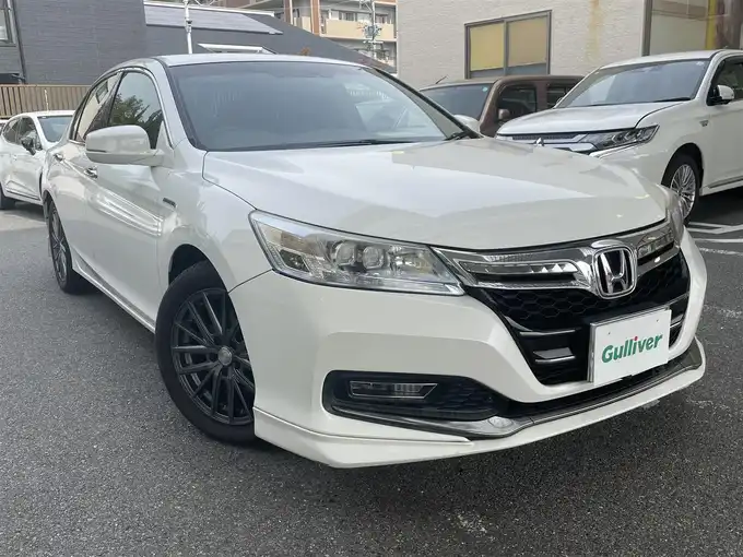 新着情報“アコードハイブリッドLX”2013年式ホワイトオーキッドパール入荷しました！